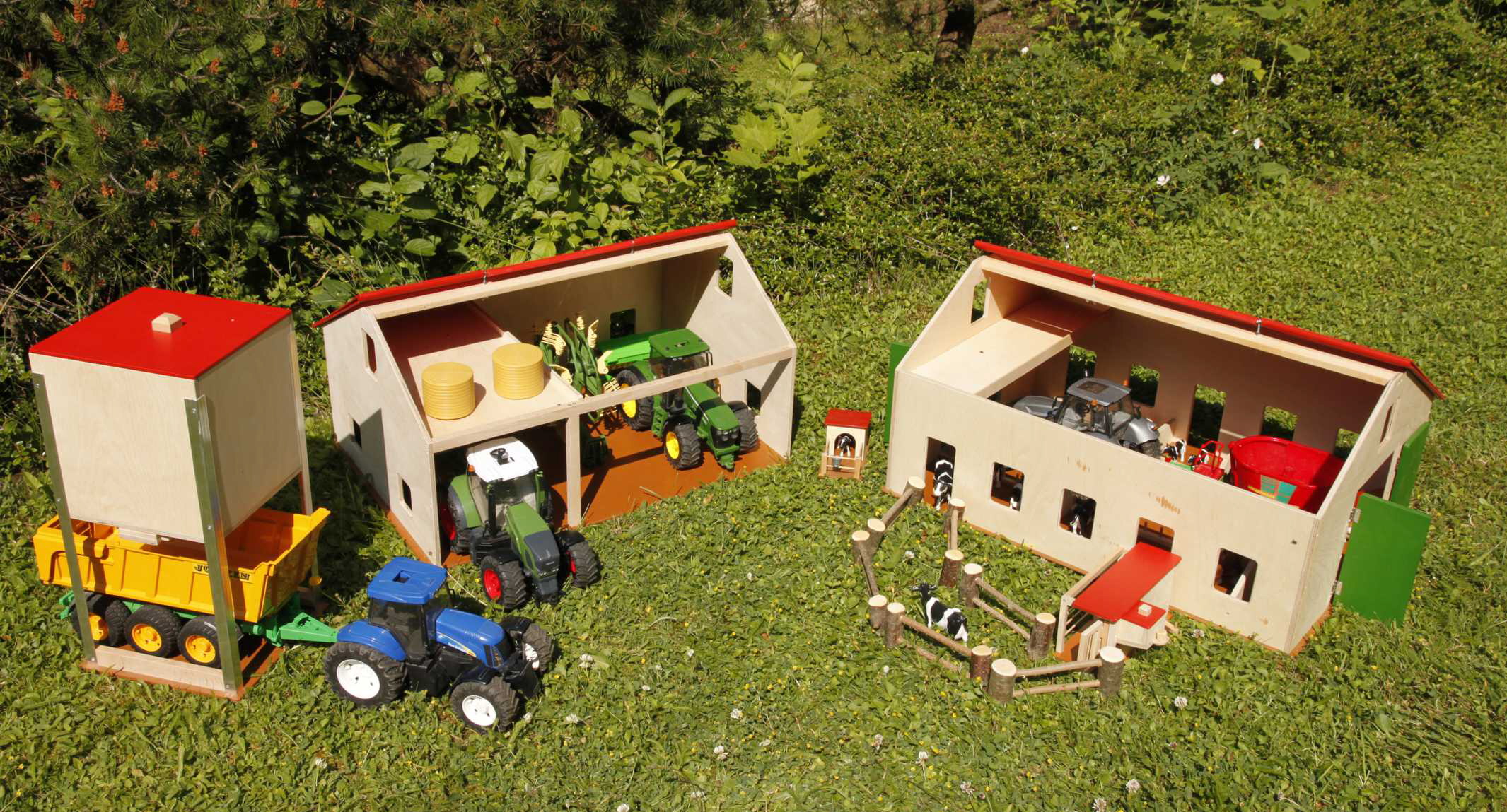 Boxenlaufstall_m_Pferdebox_in_01
