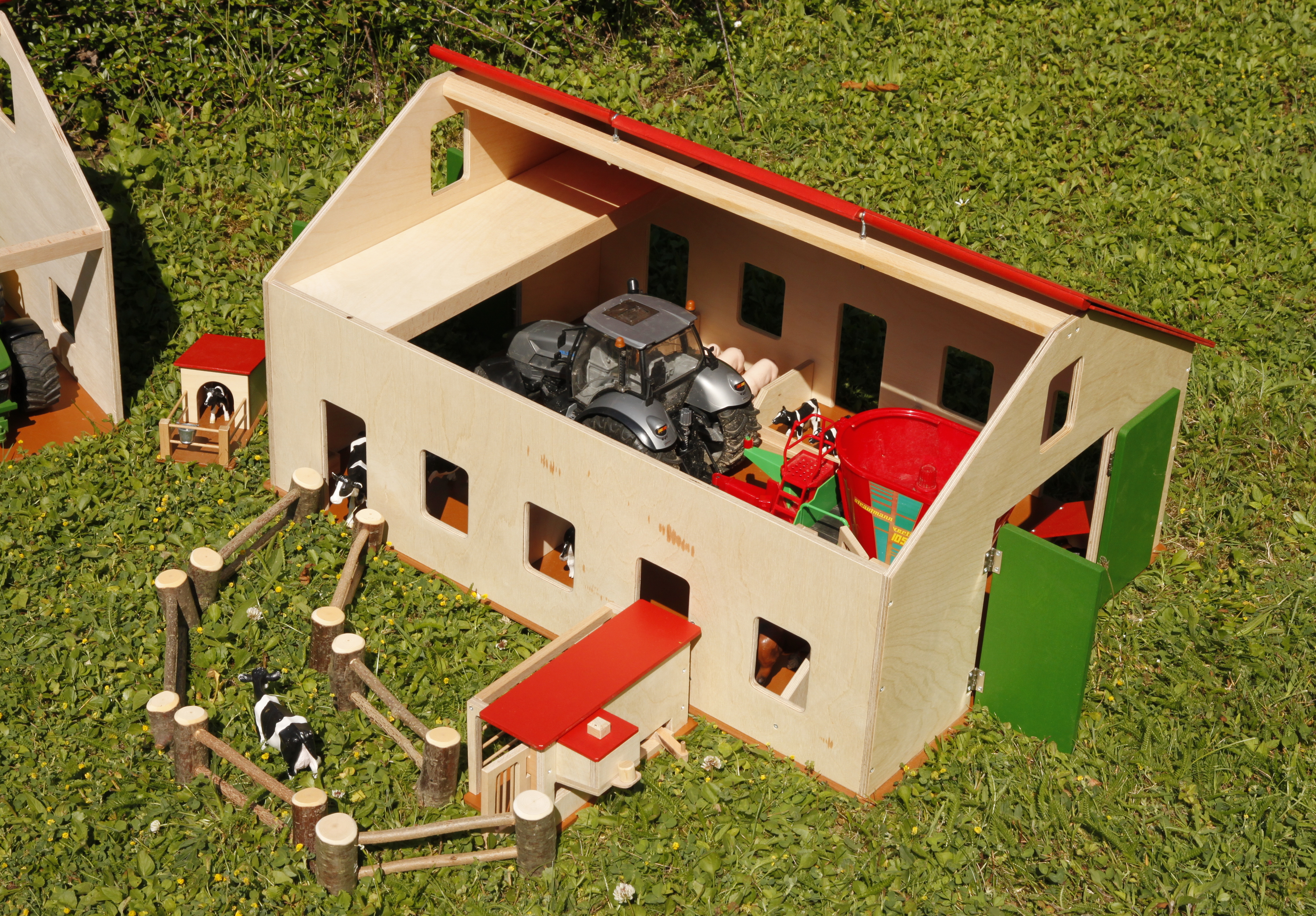 Boxenlaufstall_m_Pferdebox_in_04